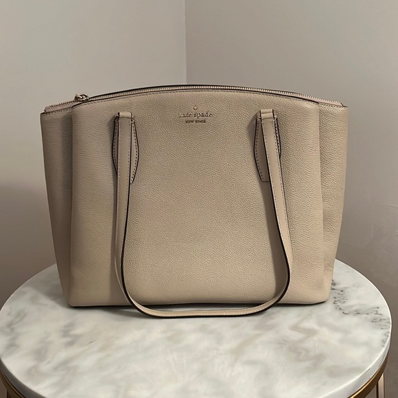 ♠️ EUC Kate Spade Monet Tote in Warm Beige♠️ - Picture 3 of 9